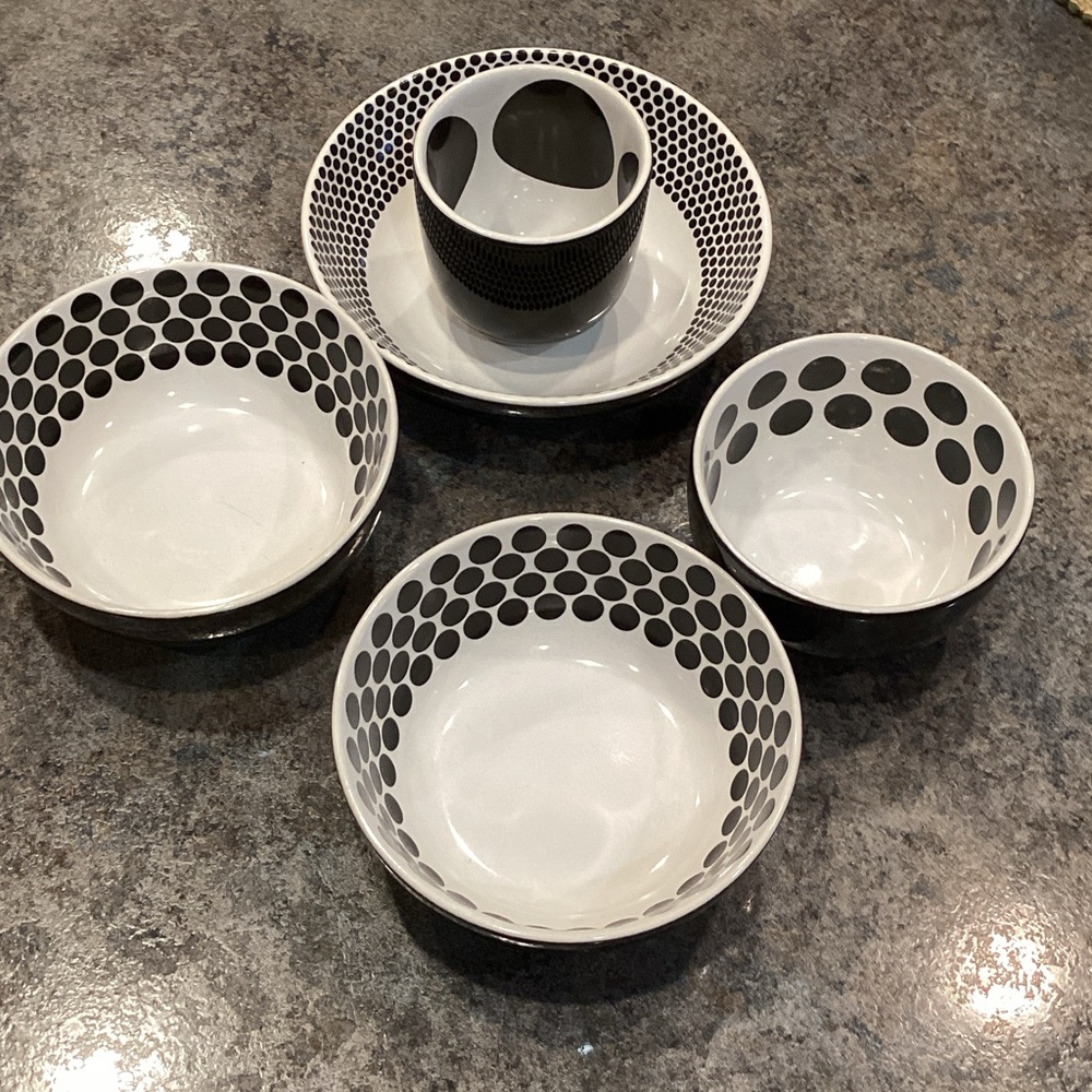 Polka Dot Black and White Serving Set